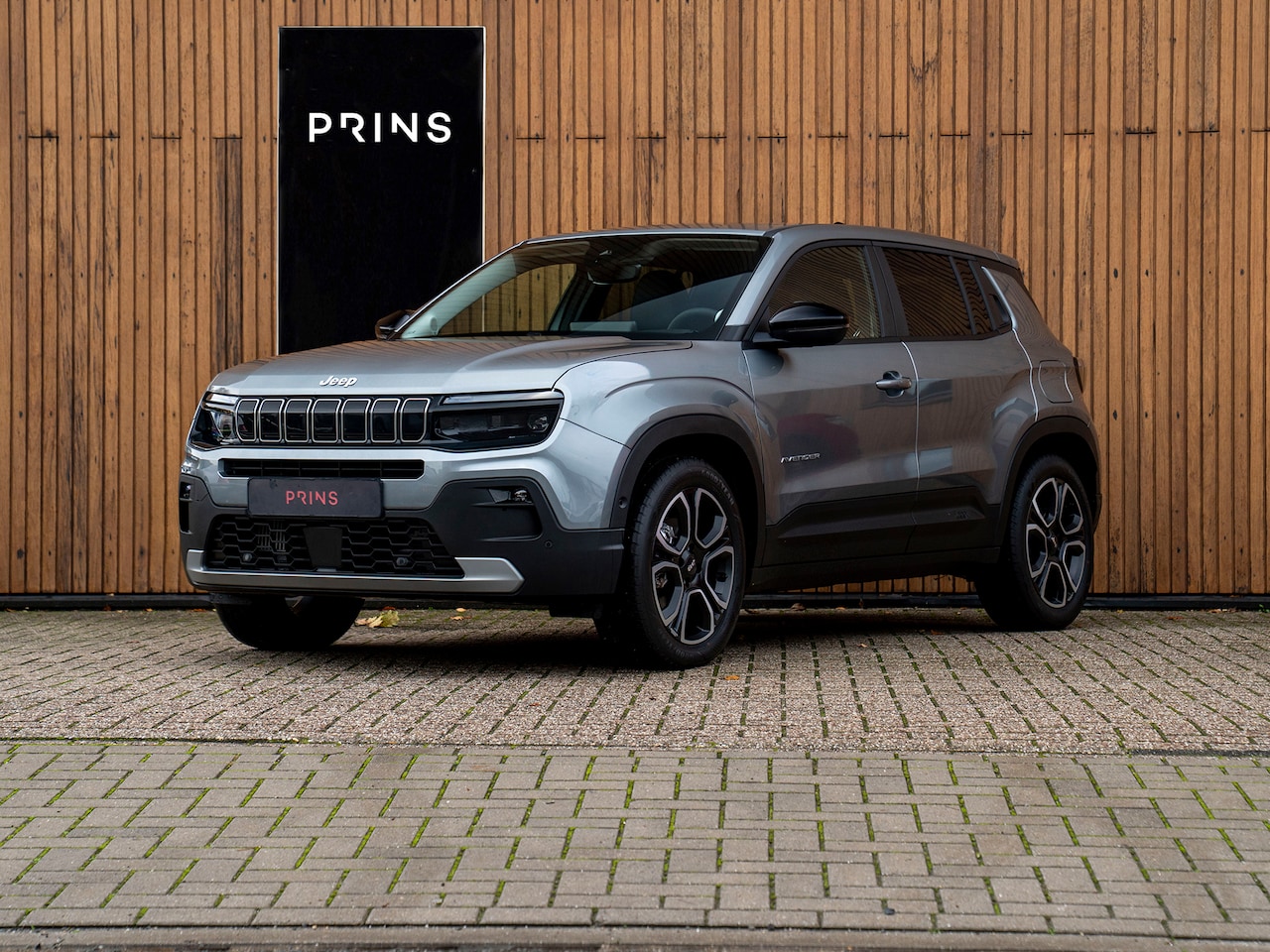 Jeep Avenger - 1.2 e-Hybrid Summit | Infortainment & Convenience Pack | JBL | Camera - AutoWereld.nl