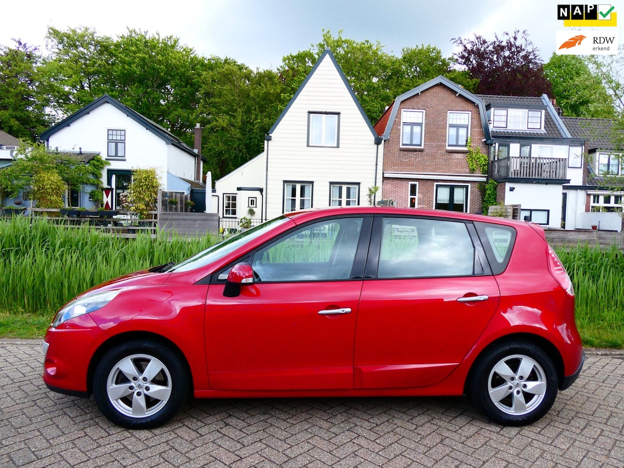 Renault Scénic - 1.4 TCE 131pk Clima Cruise Navi PDC Trekhaak 1300kg. - AutoWereld.nl