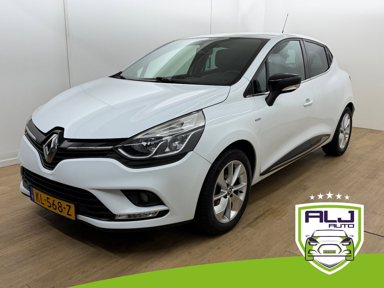Renault Clio - Occasion 0.9 TCe Limited | Wit | Tweedehands Renault Clio | Cruisecontrol | Airco | Blueto - AutoWereld.nl
