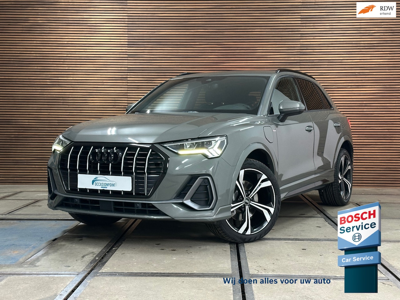 Audi Q3 - 45 TFSI e S-Line edition | Chronos Grey | ACC | LED | MMI Plus | Audi-Sport 20 Inch | LED - AutoWereld.nl