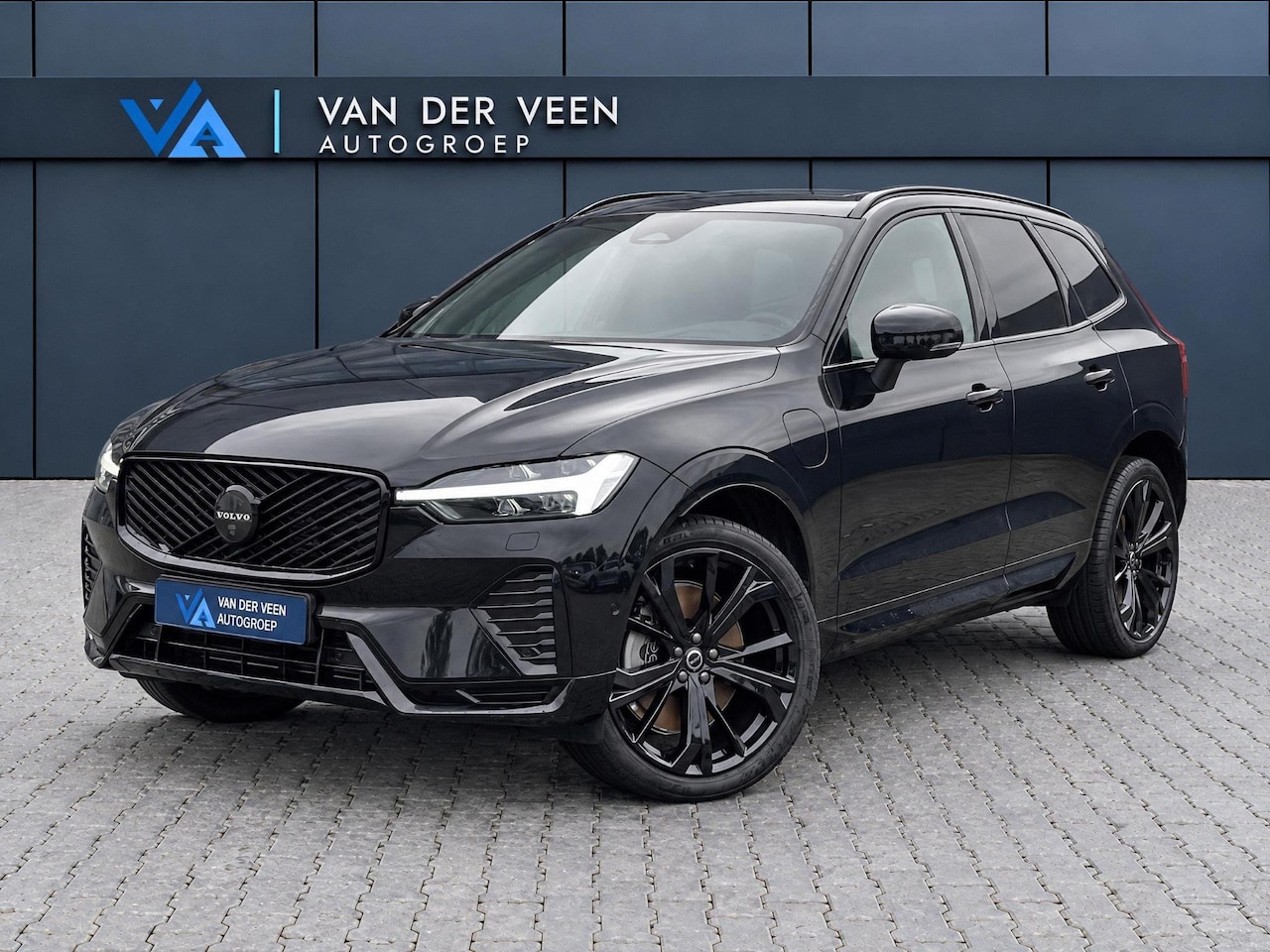 Volvo XC60 - 2.0 T6 Plug-in hybrid AWD Ultra Black Edition | 2 jaar fabrieks garantie | NIEUW! | Massag - AutoWereld.nl