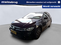 Volkswagen Polo - 1.0 TSI 95pk Life / Navigatie by APP / LED / LM 15 inch / Parkeersensoren / Digital cockpi
