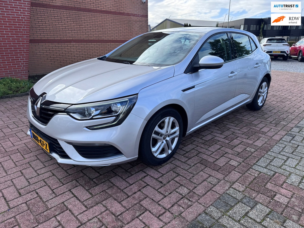 Renault Mégane - 1.5 Blue dCi Business ZEN 1.5 Blue dCi Business Zen, Marge, Euro 6, Apple Carplay - AutoWereld.nl