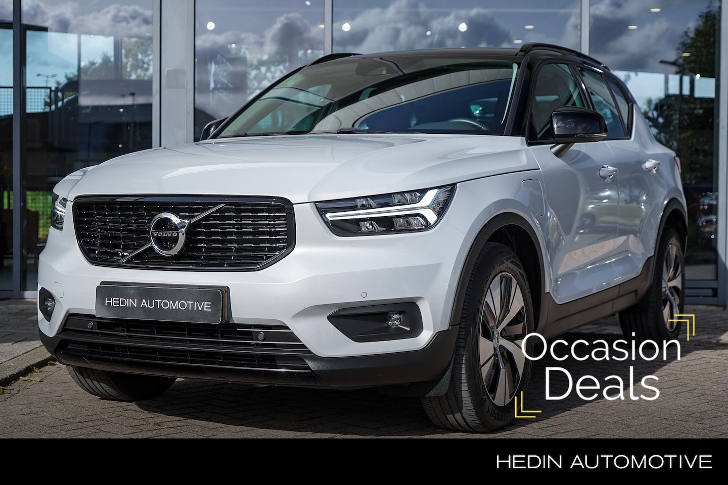 Volvo XC40 - 1.5 T4 Recharge R-Design Expression | Slechts 35.000 km! | 1800 KG trekgewicht| Keyless E - AutoWereld.nl