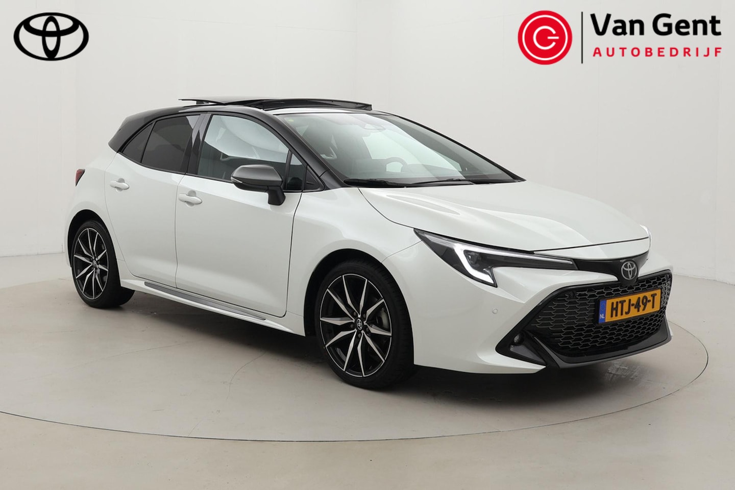 Toyota Corolla - Hybrid 140 GR Sport | Panoramadak | Dodehoek detectie | Head-up display | JBL | Stoelverwa - AutoWereld.nl