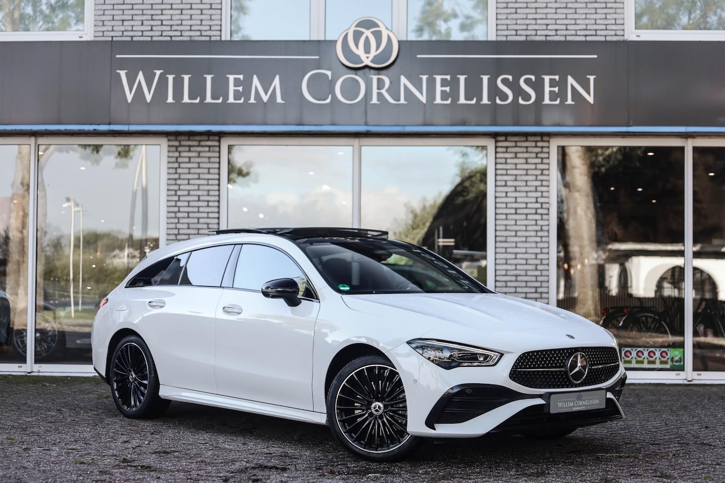 Mercedes-Benz CLA-klasse Shooting Brake - 250 e AMG Line Plus Trekhaak Pano Elect. Stoelen - AutoWereld.nl