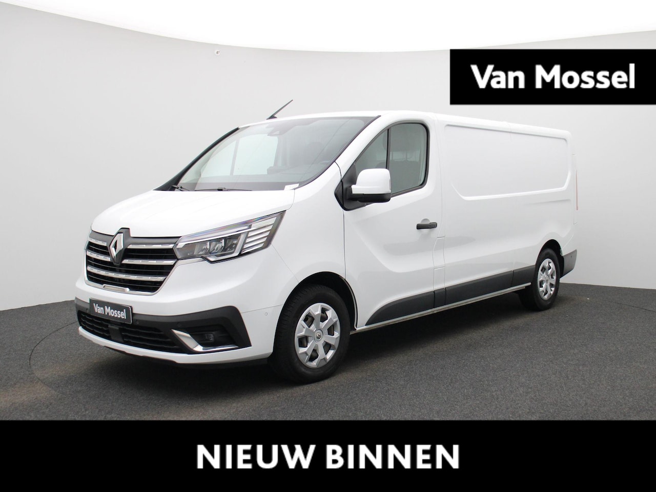 Renault Trafic - 2.0 dCi 150PK T30 L2H1 Comfort | Automaat | Trekhaak | Betimmering | Achteruitrijcamera | - AutoWereld.nl