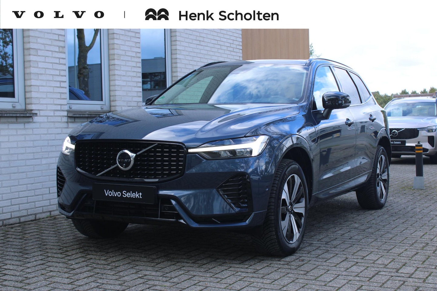 Volvo XC60 - T8 Plug-in hybrid AWD Ultimate Dark | Stuurverwarming | Stoelverwarming | Apple Carplay | - AutoWereld.nl
