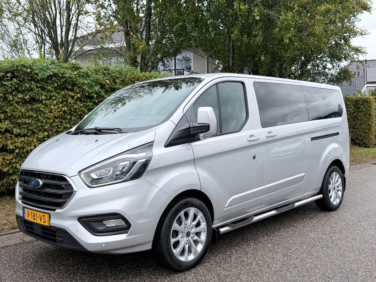 Ford Transit Custom - 300 2.0 TDCI L2H1 Limited | Dubbele schuifdeur | 18'' LM | 2800kg trekgewicht - AutoWereld.nl