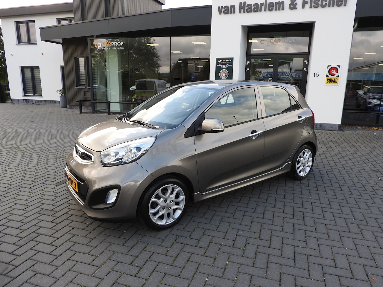 Kia Picanto - 1.2 CVVT Comfort Pack Automaat, Climat Control, 4 Seiz. Banden - AutoWereld.nl
