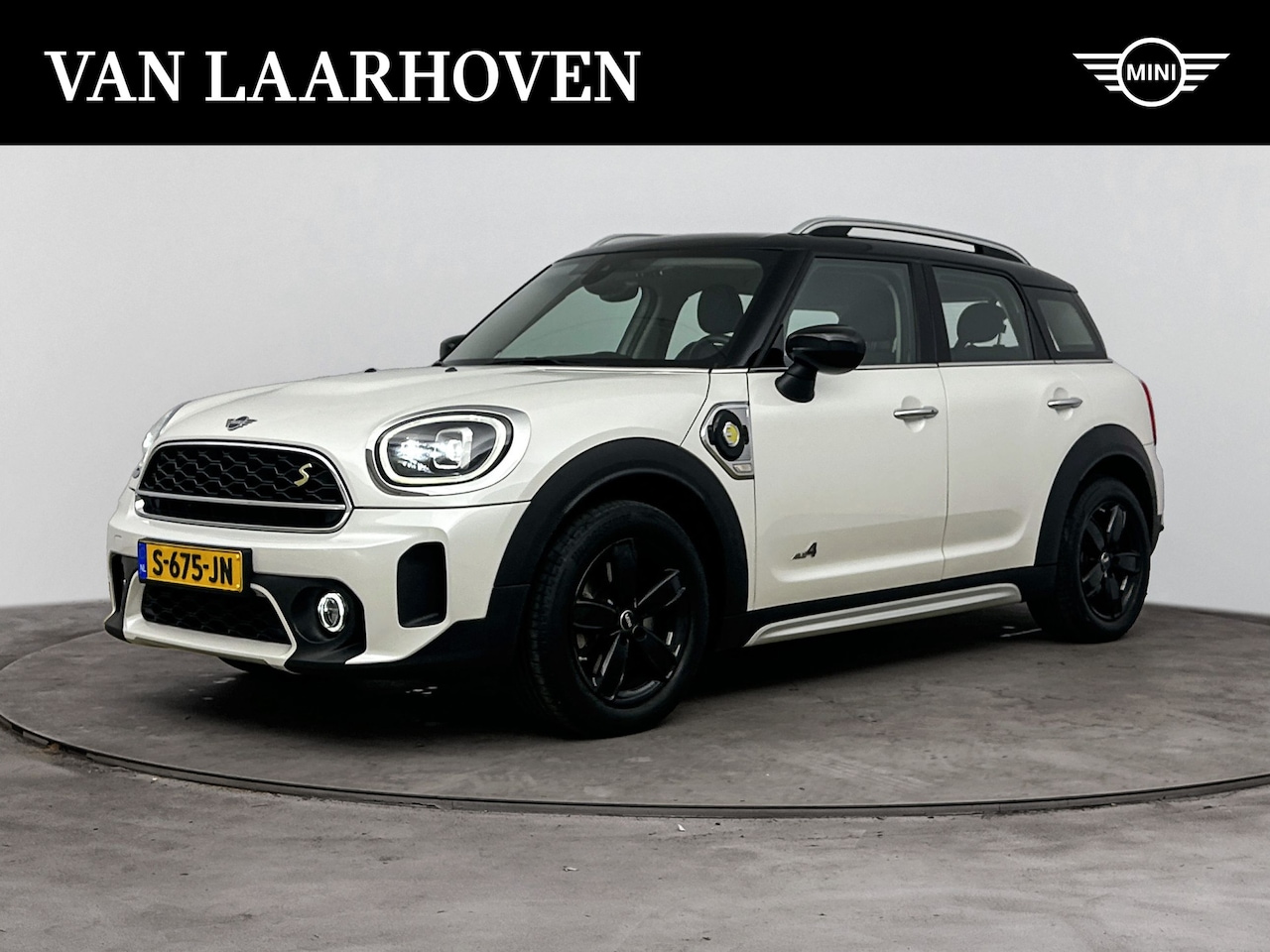 MINI Countryman - Cooper SE ALL4 Classic Automaat / Achteruitrijcamera / Comfortstoelen / LED / Comfort Acce - AutoWereld.nl