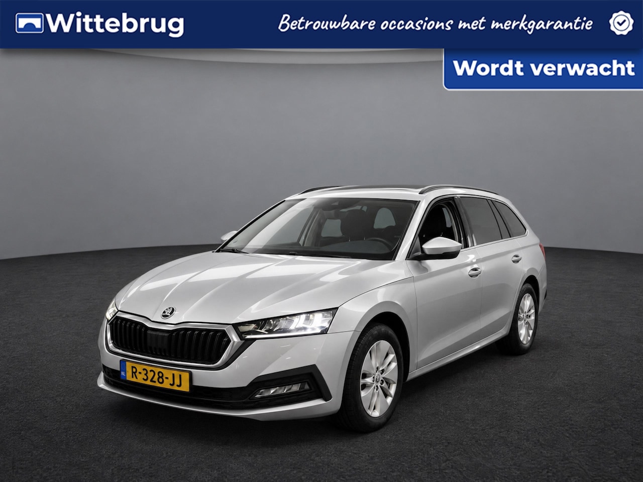 Skoda Octavia Combi - 1.0 e-TSI Ambition / Navigatie / App connect / Trekhaak / Parkeersensoren achter / Lichtme - AutoWereld.nl