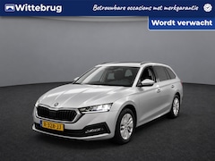 Skoda Octavia Combi - 1.0 e-TSI Ambition / Navigatie / App connect / Trekhaak / Parkeersensoren achter / Lichtme