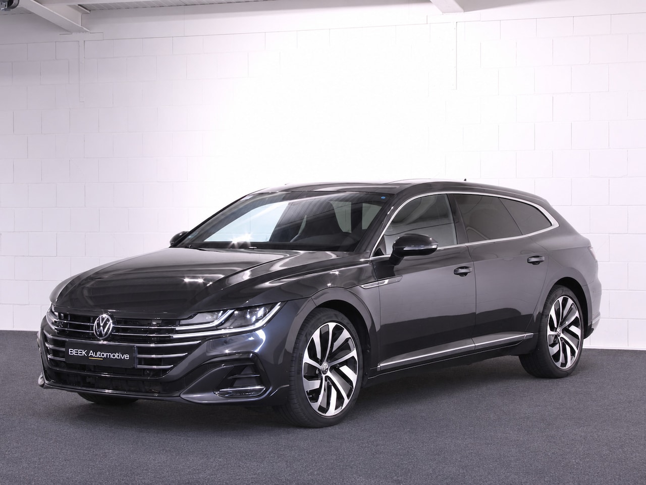 Volkswagen Arteon Shooting Brake - 1.4 TSI eHybrid R-Line | Panoramadak | Stoelmassage | Trekhaak - AutoWereld.nl