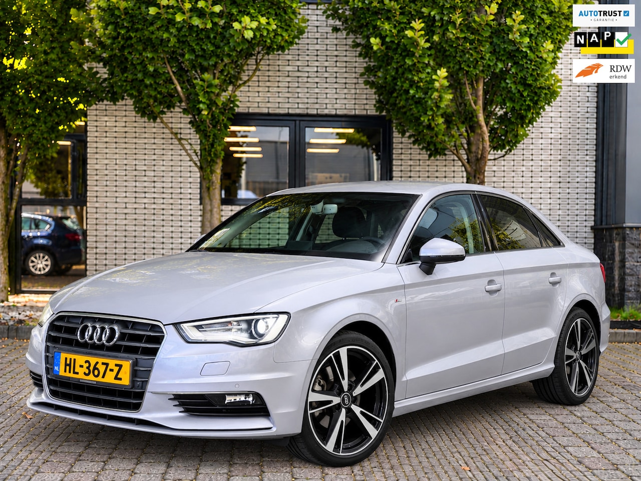 Audi A3 Limousine - 1.4 TFSI CoD Attraction Pro Line Plus Navi|PDC V/A|LED Verlichting|Automaat|APK 2027 - AutoWereld.nl