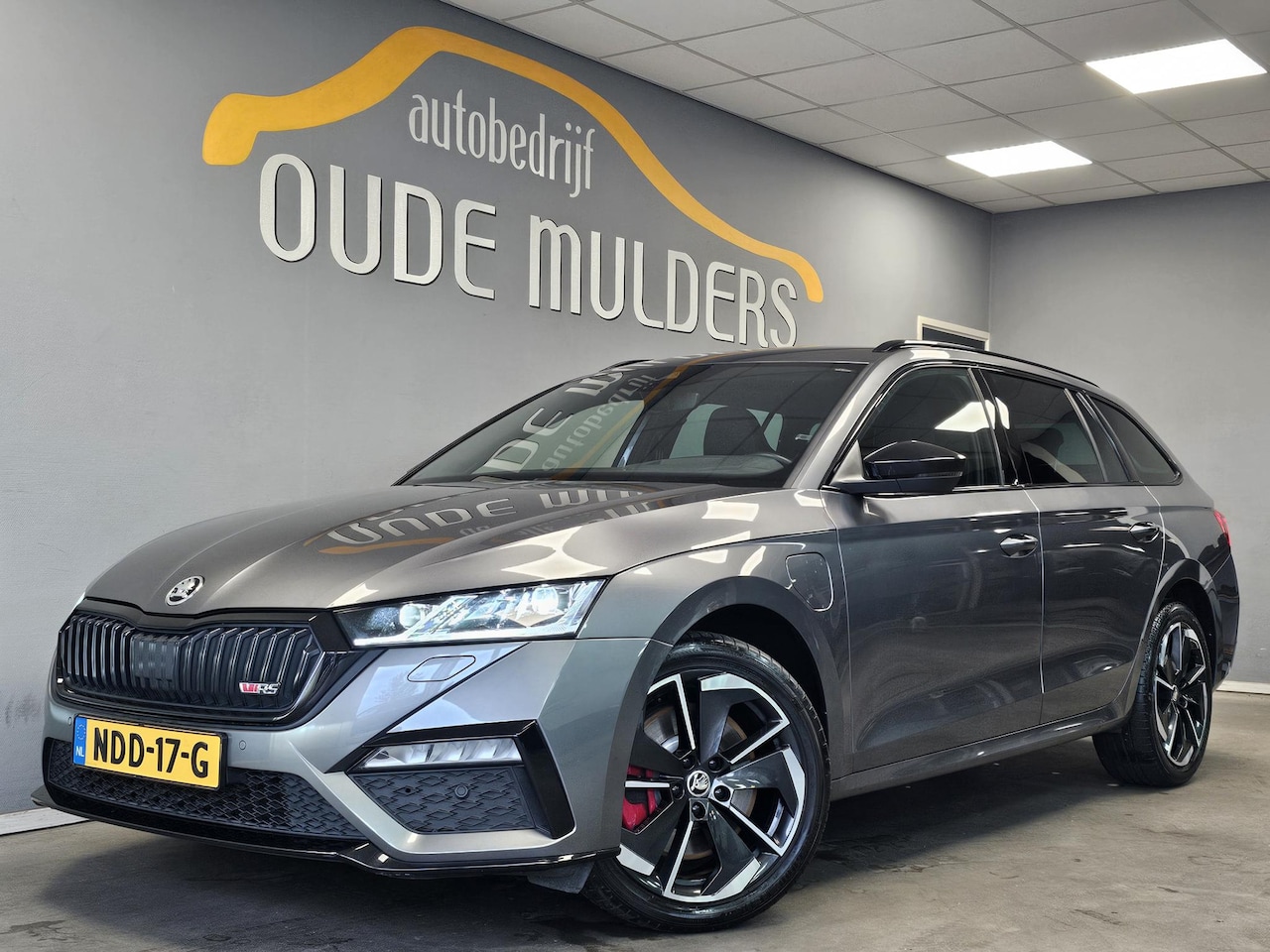 Skoda Octavia Combi - 1.4 TSI iV RS 245PK | Head-up | Memoryseats | Camera | Stoelverwarming v+a | Adaptive crui - AutoWereld.nl
