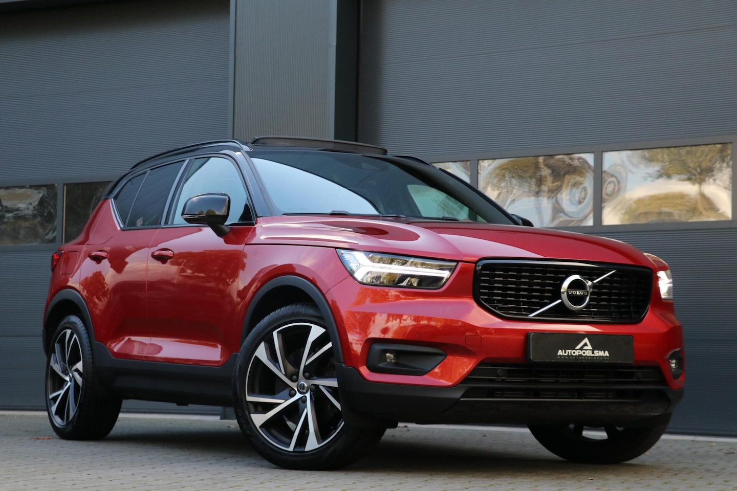 Volvo XC40 - 1.5 T5 Recharge |R-DESIGN| AdaptivCruise PolestarEngineered Panodak Trekhaak Harman/Kardon - AutoWereld.nl