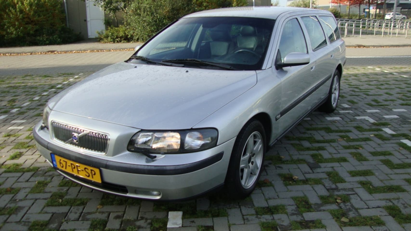 Volvo V70 - 2.4 2.4 140PK - AutoWereld.nl