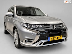 Mitsubishi Outlander - 2.4 PHEV Intense+ Schuifdak - Leder - Stoel en Stuurverw - Camera - Navi - Keyless - Trekh