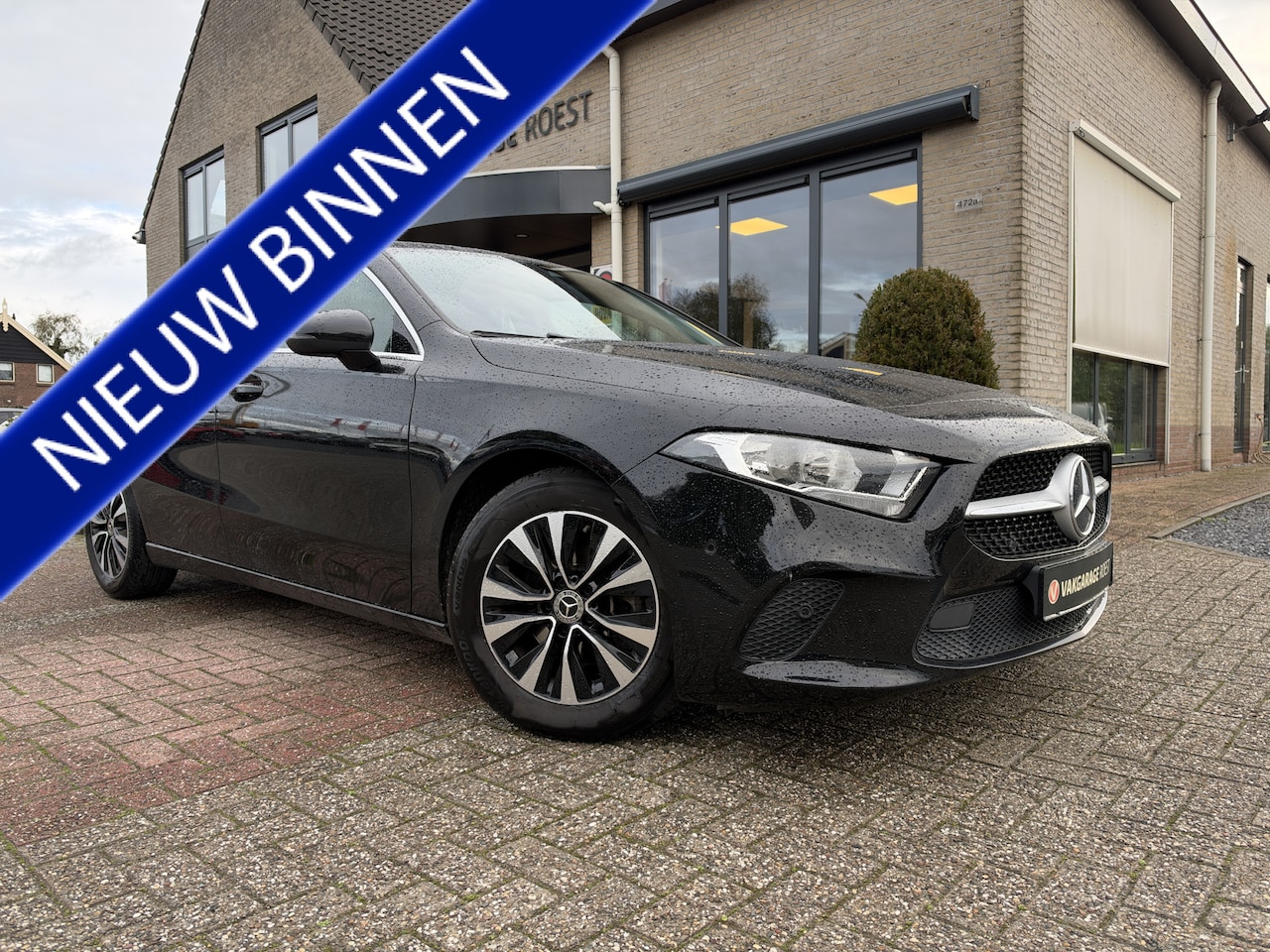Mercedes-Benz A-klasse - 180 Automaat Business Solution Trekhaak / Carplay / Camera - AutoWereld.nl
