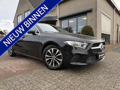 Mercedes-Benz A-klasse - 180 Automaat Business Solution Trekhaak / Carplay / Camera