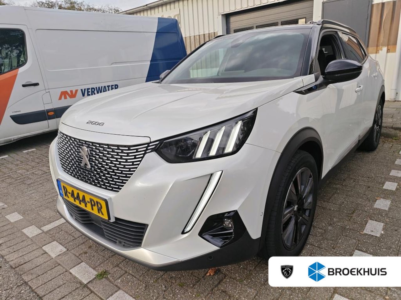 Peugeot e-2008 - EV GT Pack 50 kWh | Fase 3 laden | SOH 93,38% | Panorama/schuifdak | Stoelverwarming | Nav - AutoWereld.nl