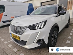 Peugeot e-2008 - EV GT Pack 50 kWh | Fase 3 laden | SOH 93, 38% | Panorama/schuifdak | Stoelverwarming | Na