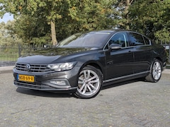 Volkswagen Passat - 1.5 150PK | Trekhaak | Navi | Camera | Alcantara | Stoelverw. | ACC | LED | PDC | Virtual