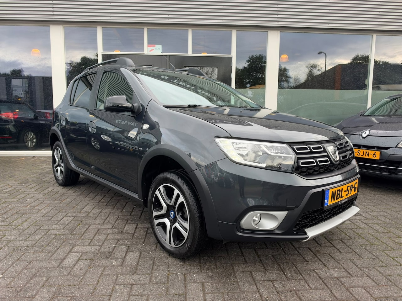 Dacia Sandero Stepway - 1.0 TCe Serie Limitee 15th Anniv. - AutoWereld.nl