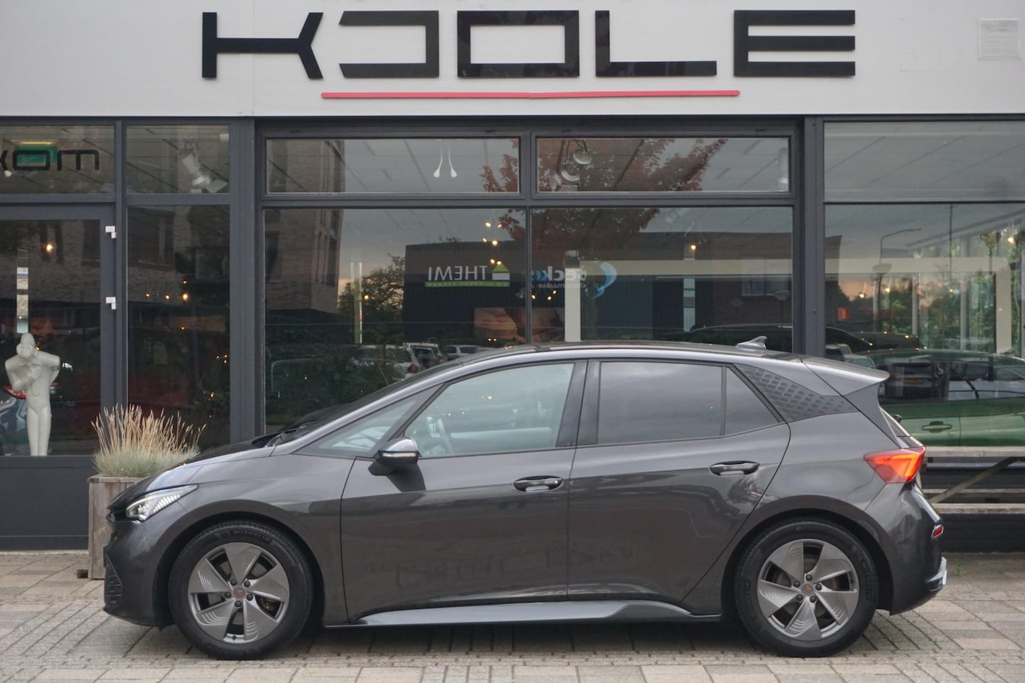 CUPRA Born - Essential 62 kWh Essential 62 kWh - AutoWereld.nl