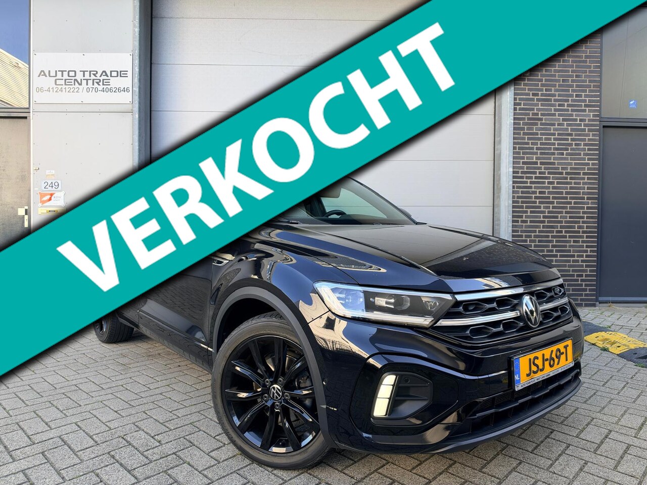 Volkswagen T-Roc - 1.5 TSI R-Line Business+ [Pano | StoelVW | Achteruitrijcamera | Dealer OH] - AutoWereld.nl