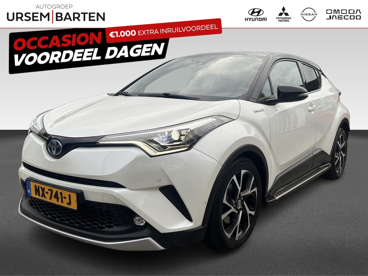 Toyota C-HR - 1.8 Hybrid Bi-Tone Plus | Achteruitrijcamera | Airco (automatisch) | Bluetooth telefoonvoo - AutoWereld.nl