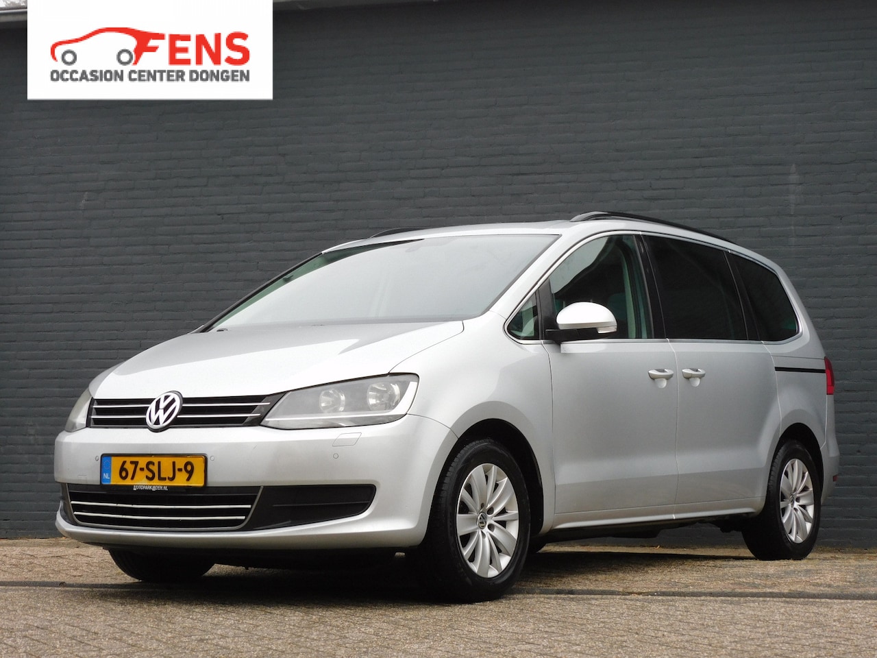 Volkswagen Sharan - 2.0 TDI Highline CARPLAY/ANDROID! CAMERA! PANO/SCHUIFDAK! CRUISE! AIRCO! TREKHAAK! - AutoWereld.nl