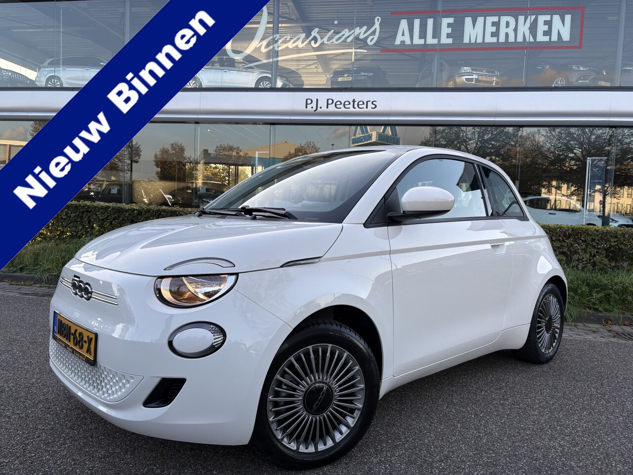 Fiat 500 - Urban 42 kWh Airco - Apple carplay - Draadloze telefoonlader - Navigatie - Licht metalen v - AutoWereld.nl