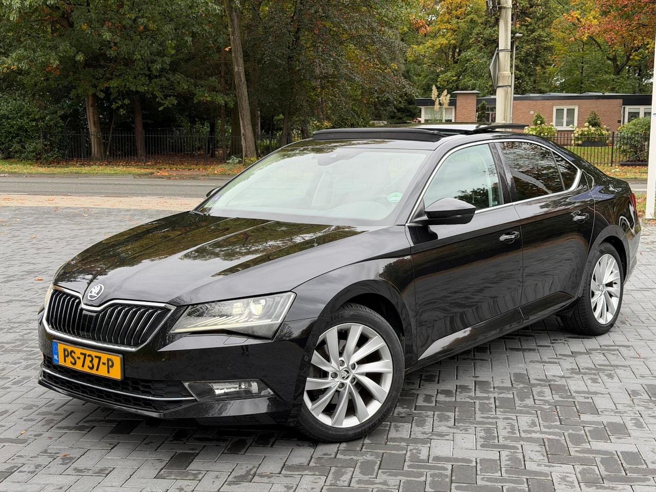 Skoda Superb - 1.4 TSI ACT Style Business Automaat/Pano/Carplay/PDC - AutoWereld.nl