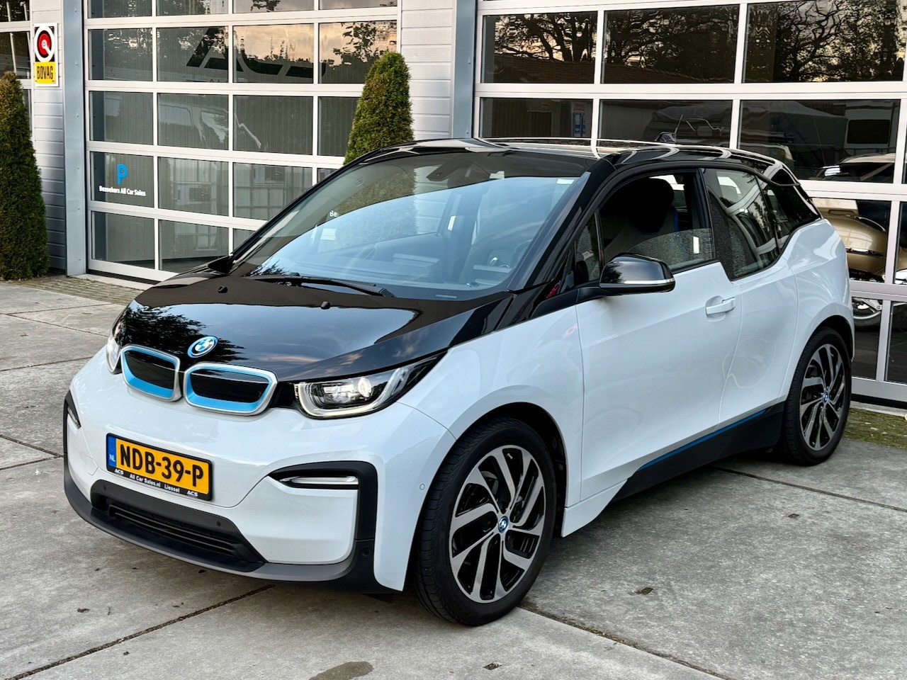 BMW i3 - Basis 120Ah 42 kWh|CCS|camera|Climate|Cruise - AutoWereld.nl