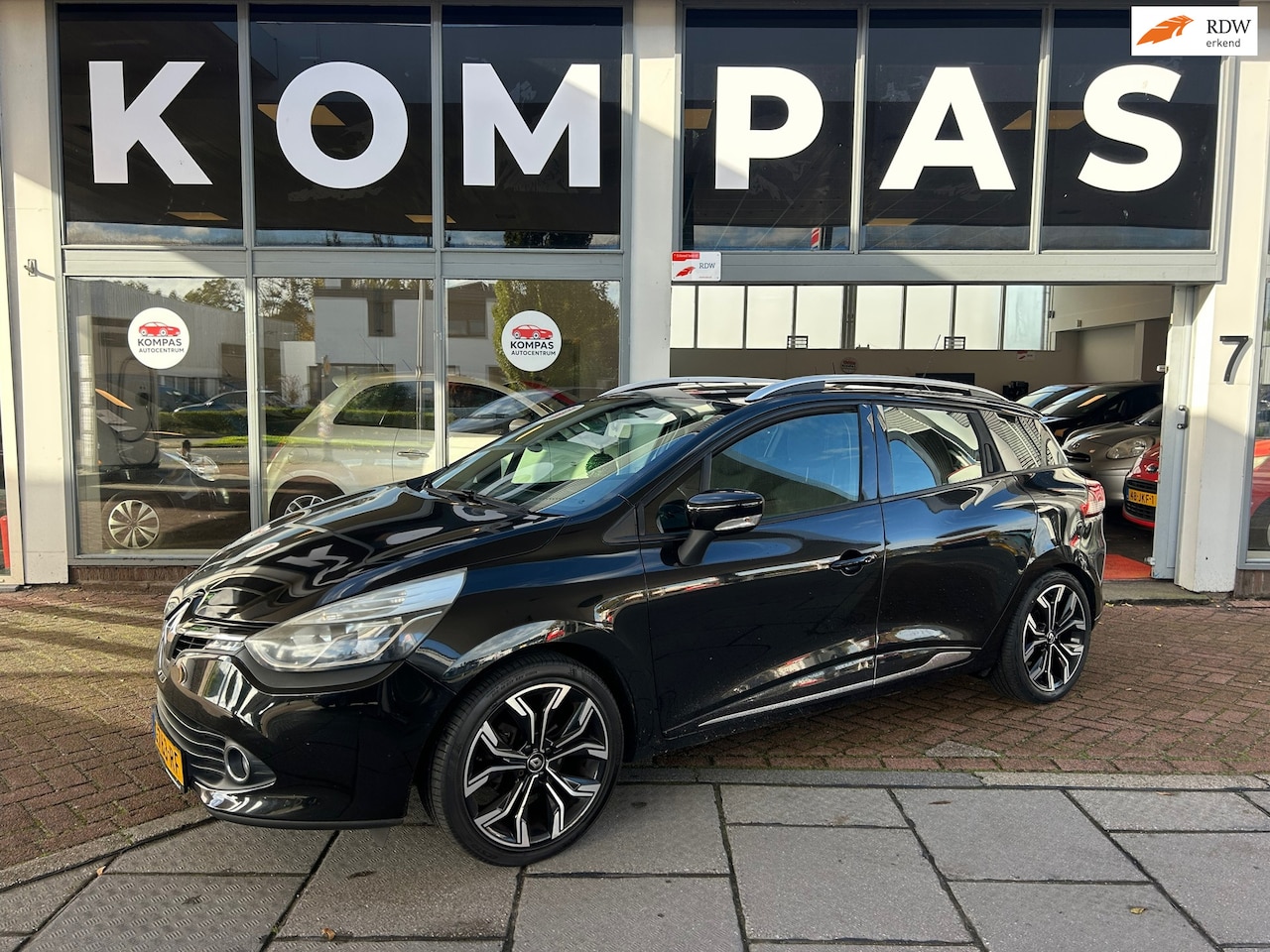 Renault Clio Estate - 0.9 TCe Expression |Navigatie|Airco|1EIG|PDC|Nw.APK|Cruise|USB|Bluetooth|AUX| - AutoWereld.nl