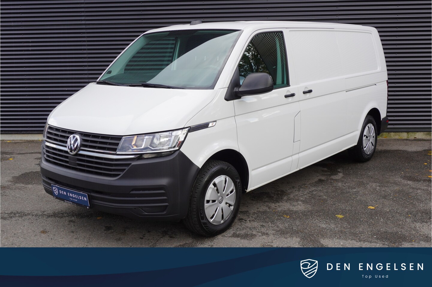 Volkswagen Transporter - 150pk Automaat L2H1 2x Schuifdeur Achterklep Apple carplay Camera Trekhaak ACC Cruise cont - AutoWereld.nl
