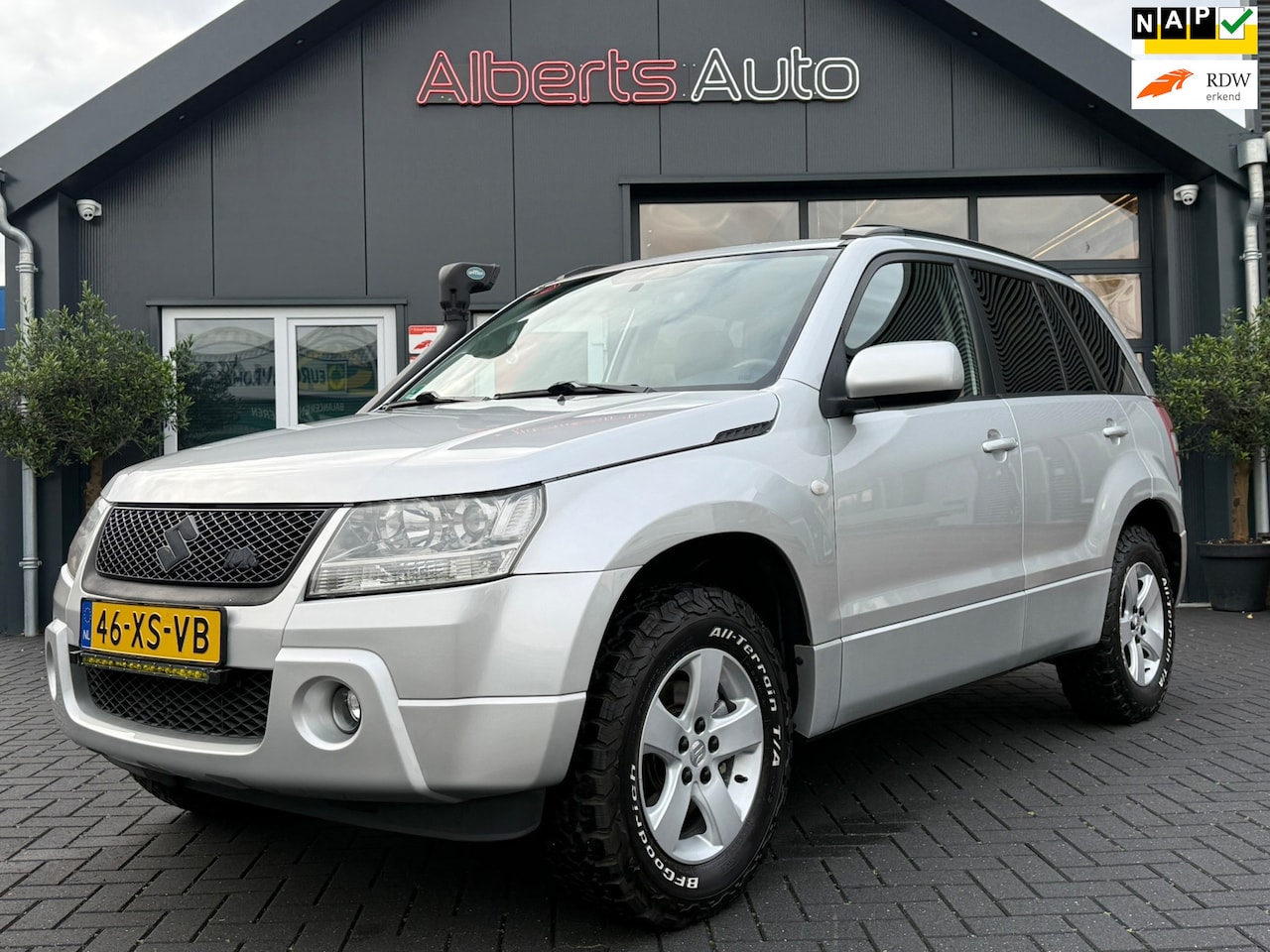 Suzuki Grand Vitara - 2.0-16V Shogun 4X4 | CARPLAY | NAP | APK | - AutoWereld.nl