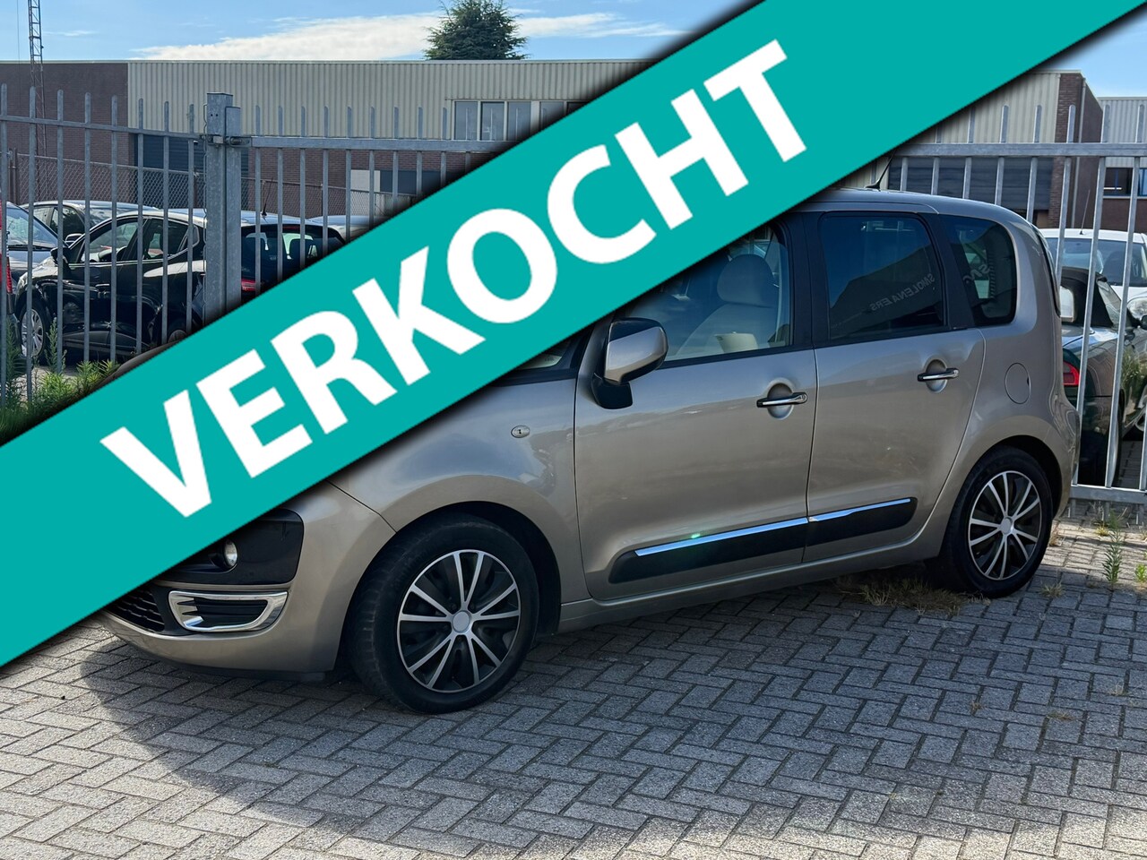 Citroën C3 Picasso - 1.4 VTi Exclusive NL AUTO NAP! PANORAMA l AIRCO ECC l CRUISE l PDC l HOGE INSTAP l GOED ON - AutoWereld.nl