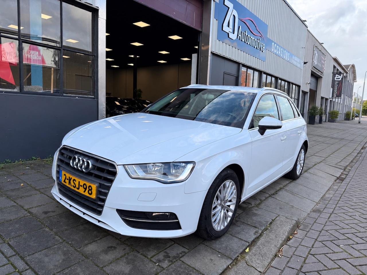 Audi A3 Sportback - 1.4 TFSI Ambiente Pro Line 1.4 TFSI Ambiente Pro Line - AutoWereld.nl