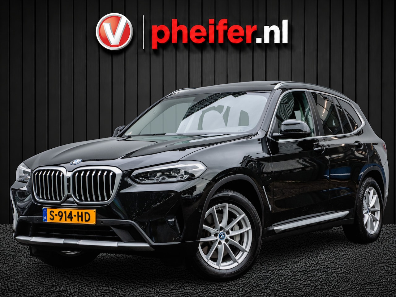 BMW X3 - xDrive30e Business Edition Plus Facelift!/ Leer/ Panoramadak/ Sportstoelen/ Virtual cockpi - AutoWereld.nl