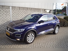 Volkswagen T-Roc - 1.5 TSI Sport Stoel/Stuurverw Sportst Navi Camera Clima Adaptieve Cruise Apple Carplay LED