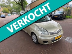 Toyota Yaris Verso - AUTOMAAT / Rijdt en schakelt goed / Leuke auto