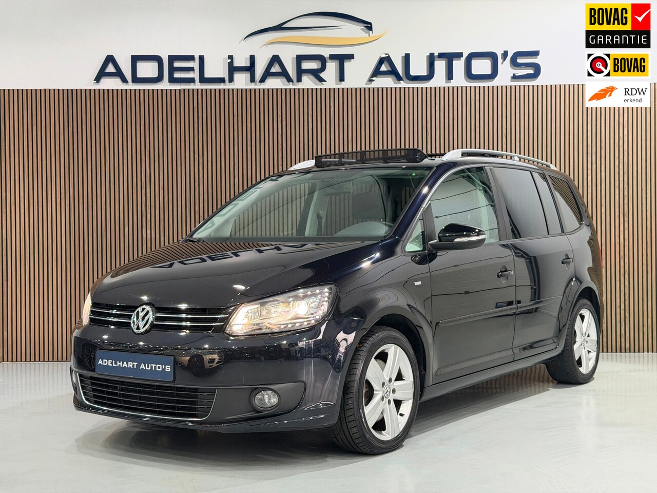 Volkswagen Touran - 1.4 TSI CUP Automaat Face lift model / Panoramadak / Navigatie / Cruise control - AutoWereld.nl
