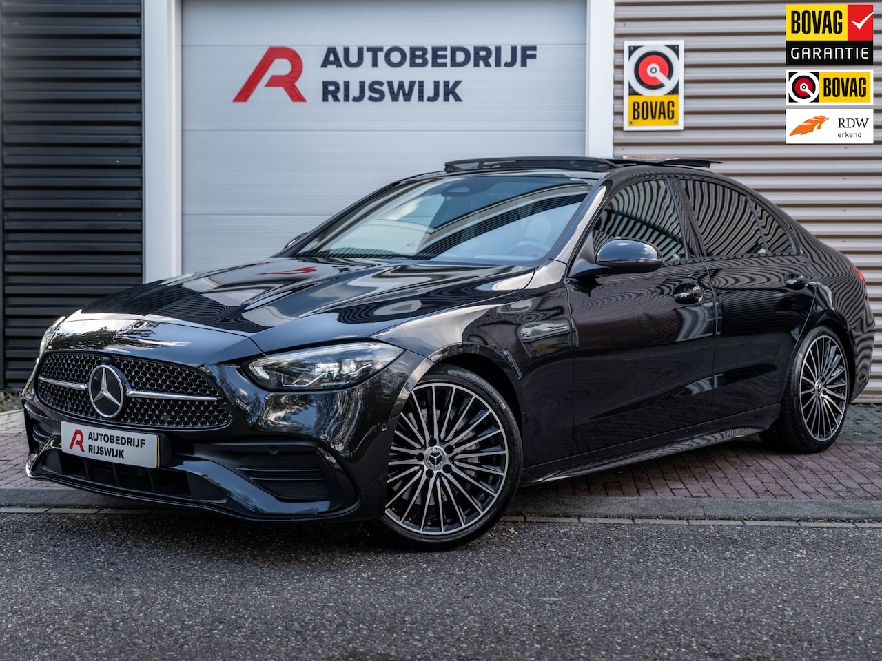 Mercedes-Benz C-klasse - 180 AMG Pano/Camera/Keyless/Sfeer/Blindspot - AutoWereld.nl