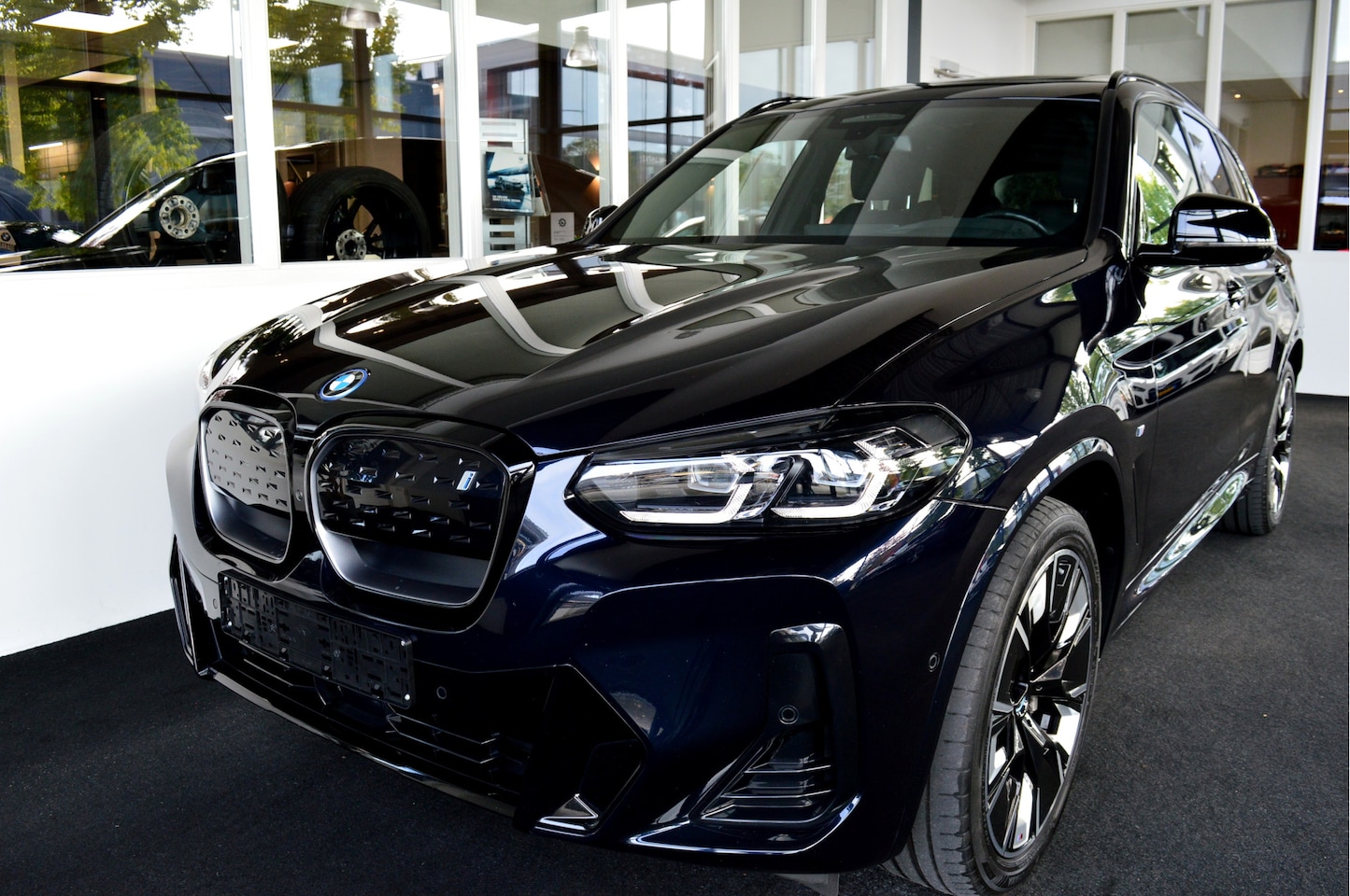 BMW iX3 - High Exe M-Sportedition | Trekhaak - AutoWereld.nl