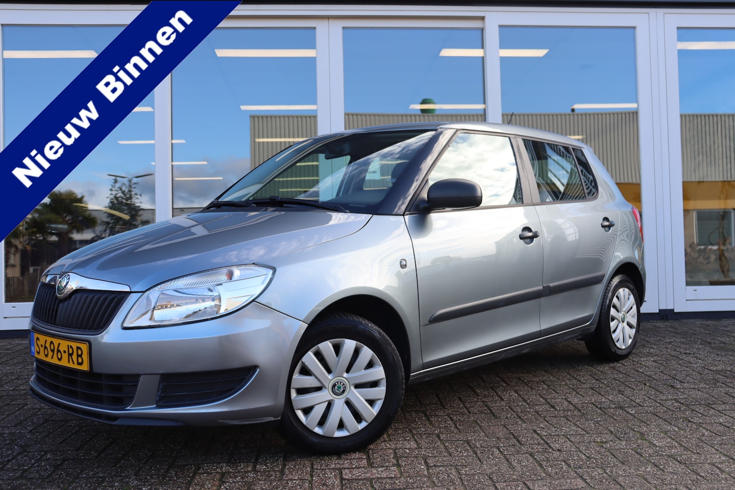 Skoda Fabia - 1.2 Active 1.2 Active, Airco, Prijs Is Rijklaar Inclusief 6 Maanden Garantie - AutoWereld.nl