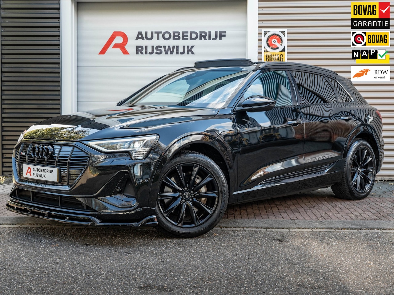 Audi e-tron - E-tron 50 quattro Launch edition Black 71 kWh Pano/Camera/Matrix - AutoWereld.nl
