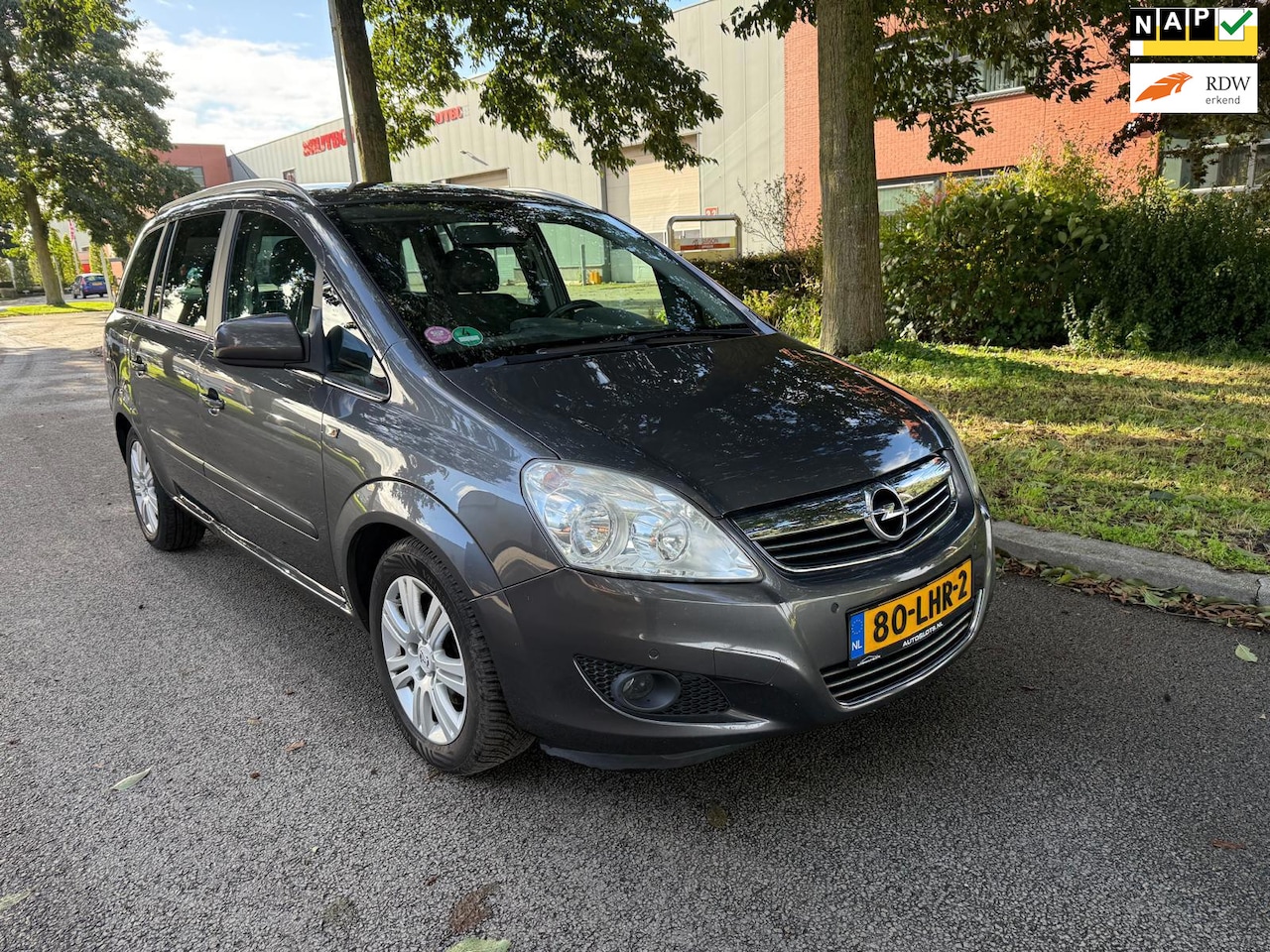 Opel Zafira - 1.8 Cosmo Apk Nap 7 persoon - AutoWereld.nl